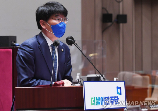 성비위 의혹으로 더불어민주당에서 제명된 박완주 의원 <연합뉴스>